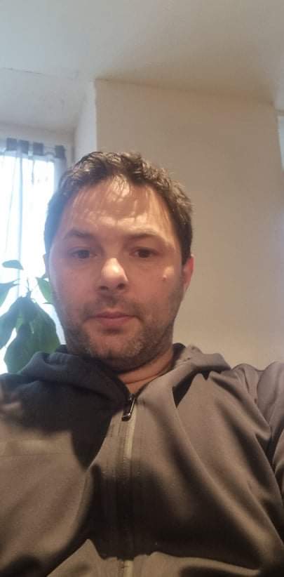 seul a l hotel ce soir