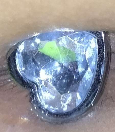 Cherche femme pour premi�re exp�rience � 3...