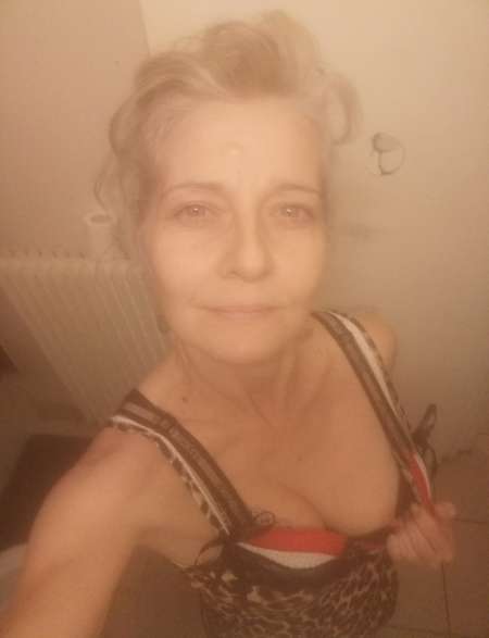 Fellatrice m�re, visio possible ou photos