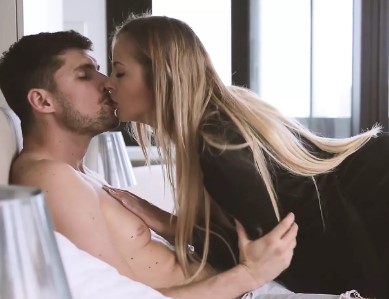  H45 _ Un gentleman pour une amiti� sensuelle