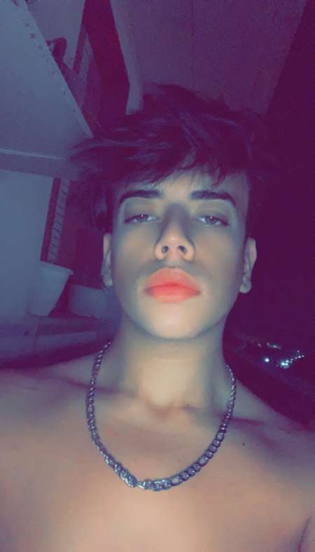 Petit Sugar baby je cherche un sugar daddy 😍