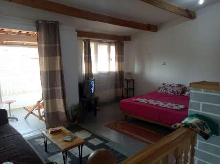 Jeune cherche femme cougar ou dame