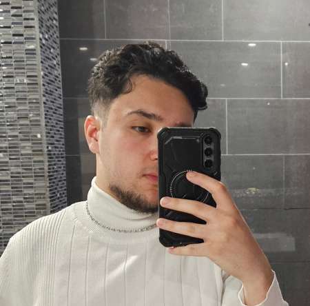 Jeune homme pour femme