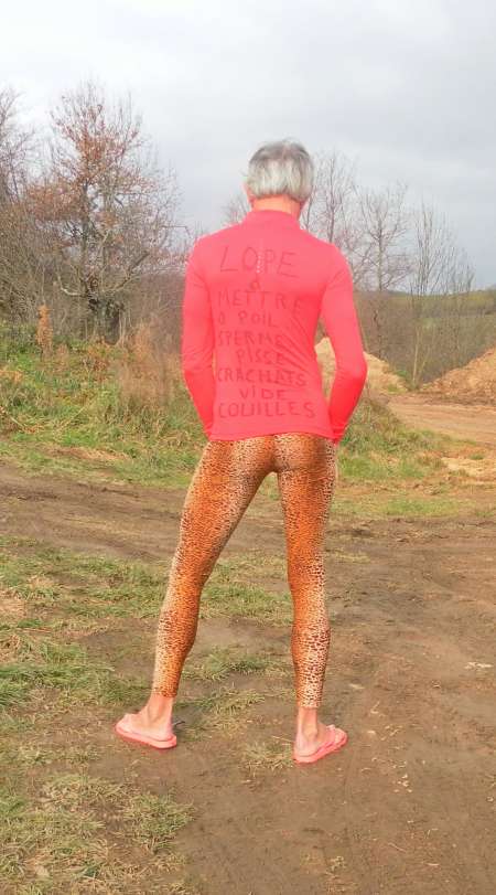 Lope a mettre enti�rement a poil