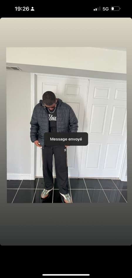 Recherche une femme pour lui satisfaire au lit