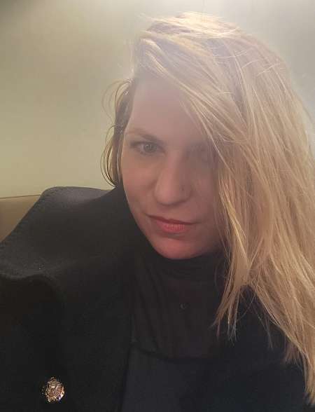 Blonde chaude et d�tendue