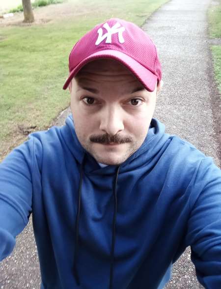 Recherche plan a 3 avec une Femme