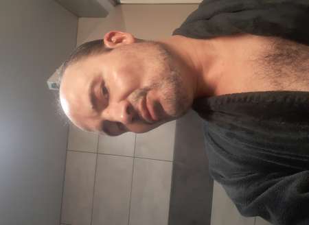 HOMME TR�S DISCRET POUR HOMME