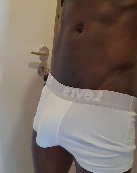 JH black TBM disponible pour femmes matures, coupl