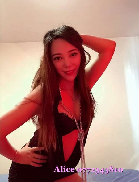 ALICE Sa Glisse MASSAGE ET C�LINS