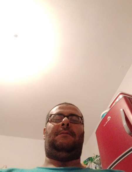 Homme cherche femme pour messageries roses