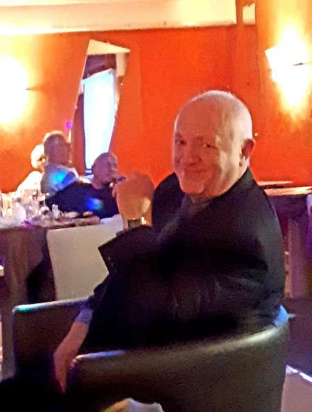 homme en manque de tendresse