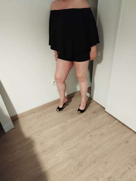 Lola pulpeuse et la pour vous...