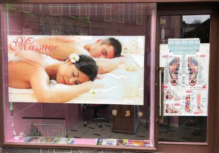  Massage par masseuse chinoise sur table ou futon