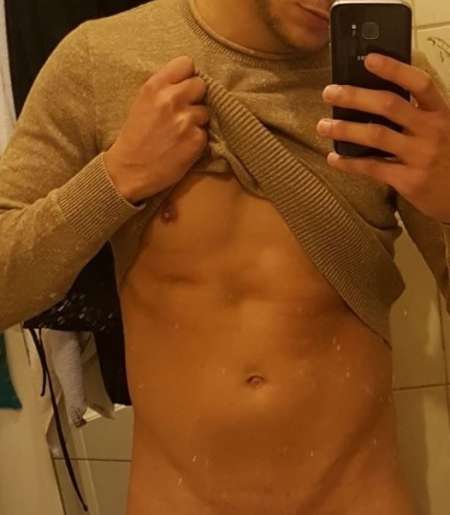 NON V�NALE : Bel homme pour Femmes sur Paris