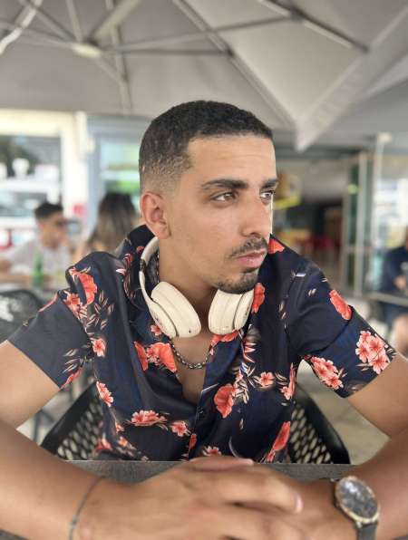 Jeune escorte boy gentleman