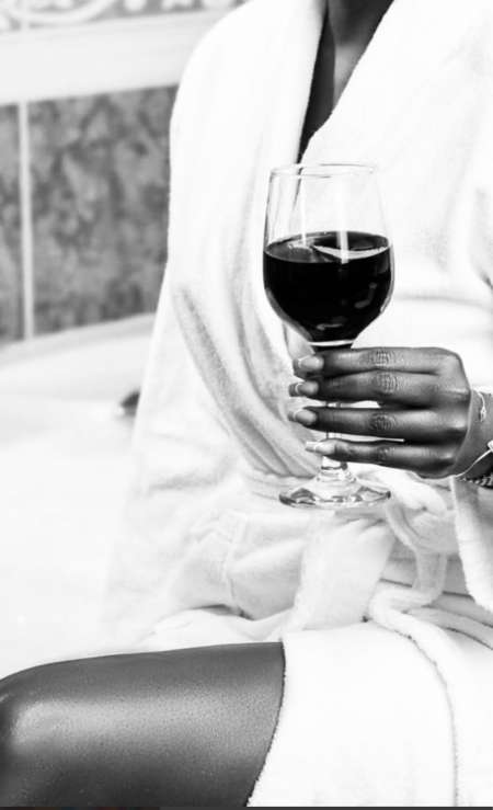  Exotique, Intelligente, Classe, Tr�s cool, Dr�le