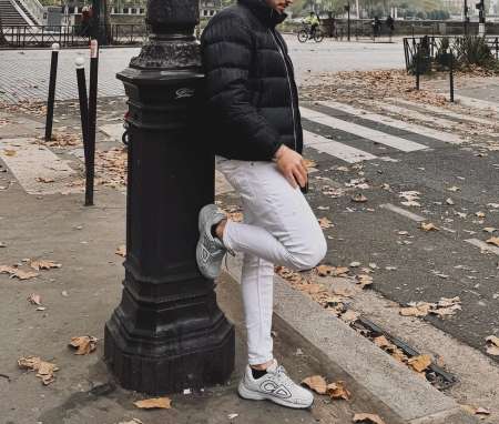 Jeune homme disponible pour faire massage ou femm