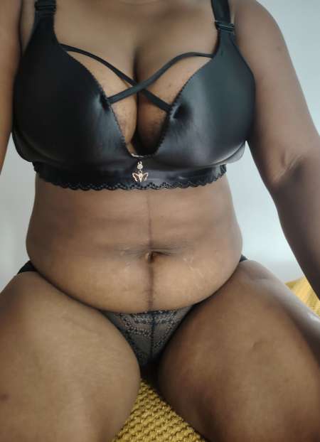 MiMY( femme chaude et tr�s sexy)