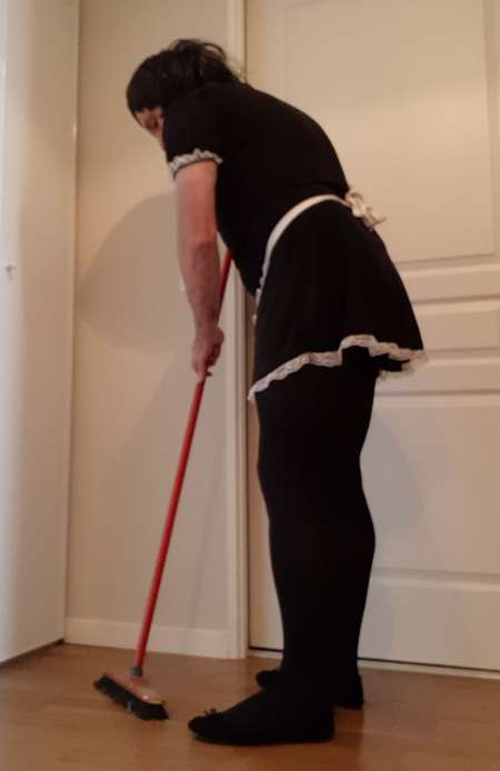  larbin ou soubrette bonniche a exploiter par mur