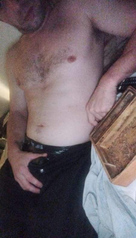 Mec 35ans cherche fille pour s'amuser et profiter.