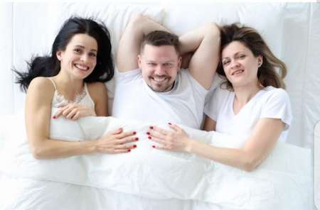 COUPLE CHERCHE FEMME