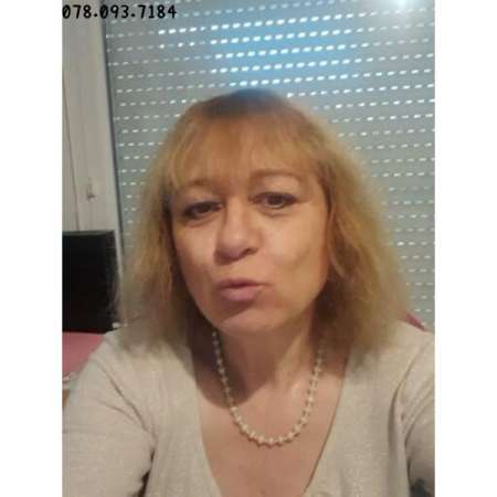 Femme fatale dans une ambiance ardente