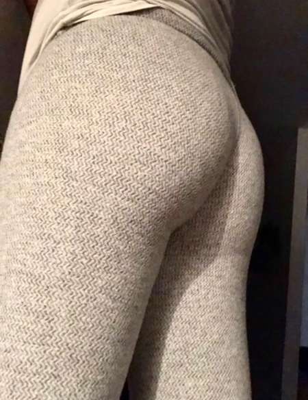 Belle travesti offre massage pour femme