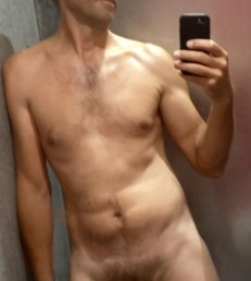 Homme 53 recherche femme dominante pour jeux et +