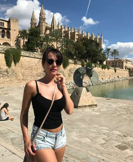 Laure tr�s coquine aime s�niors