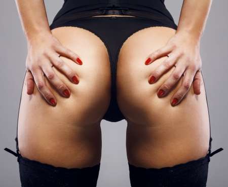 Jeune femme en Bretagne