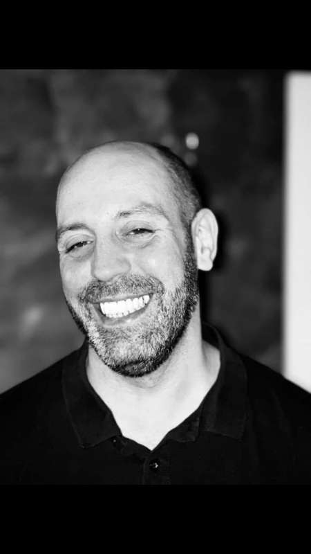 Ch rencontre avec un homme de petite taille