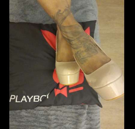 Accompagn� des hommes seul