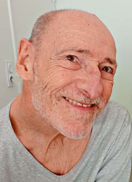  Artiste peintre senior handicap� cherche amie