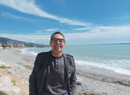 Homme soign� 41 ans pour vous servir