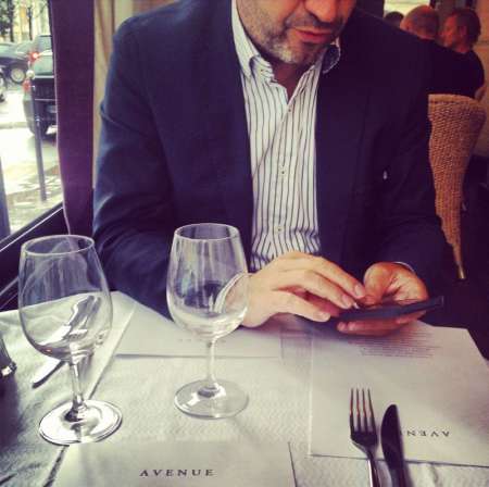 CHERCHE MUSE JEUNE ET JOLIE