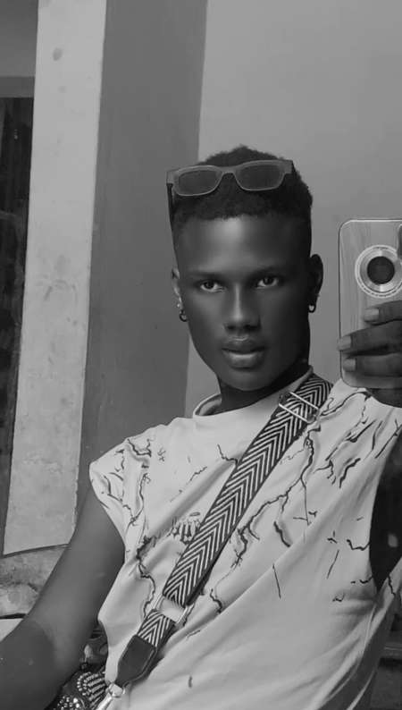 Gay eff�min� cherche sugar daddy