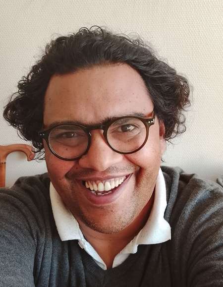 Pour jeune dominatrice