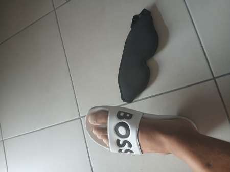 Cherche lecheuse pieds