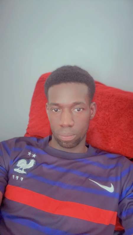 Homme de m�nage repassage