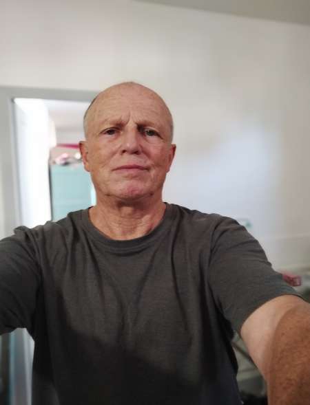 H.recherche une femme pour me goder..voir plus...