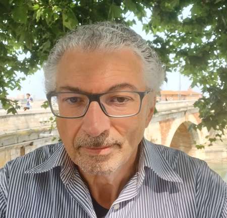 Homme re�ois une femme ou un couple