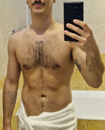 Kevin, 35 ans corps chaud, esprit libre, et un go�