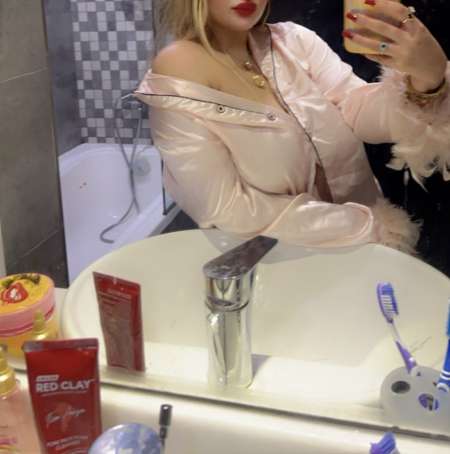 Hi ! I can meet Only people living in Dubai !