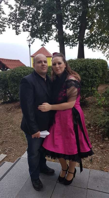  Relation s�rieuse et vivre a 3 [femmes uniquement]