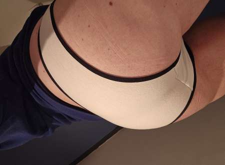  Fesses rougies, tete blanchie