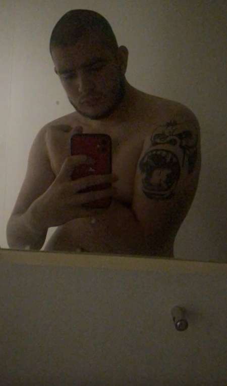 Fait moi une place dans ton lit ou sur la table 😝