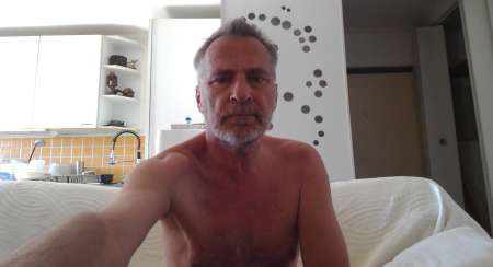 Homme bi naturiste pour plaisir charnel