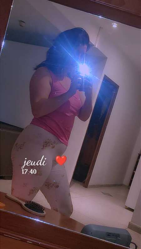 Ga�lle bonne femme sur alg