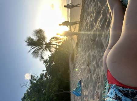 Jolie �tudiante propose massage